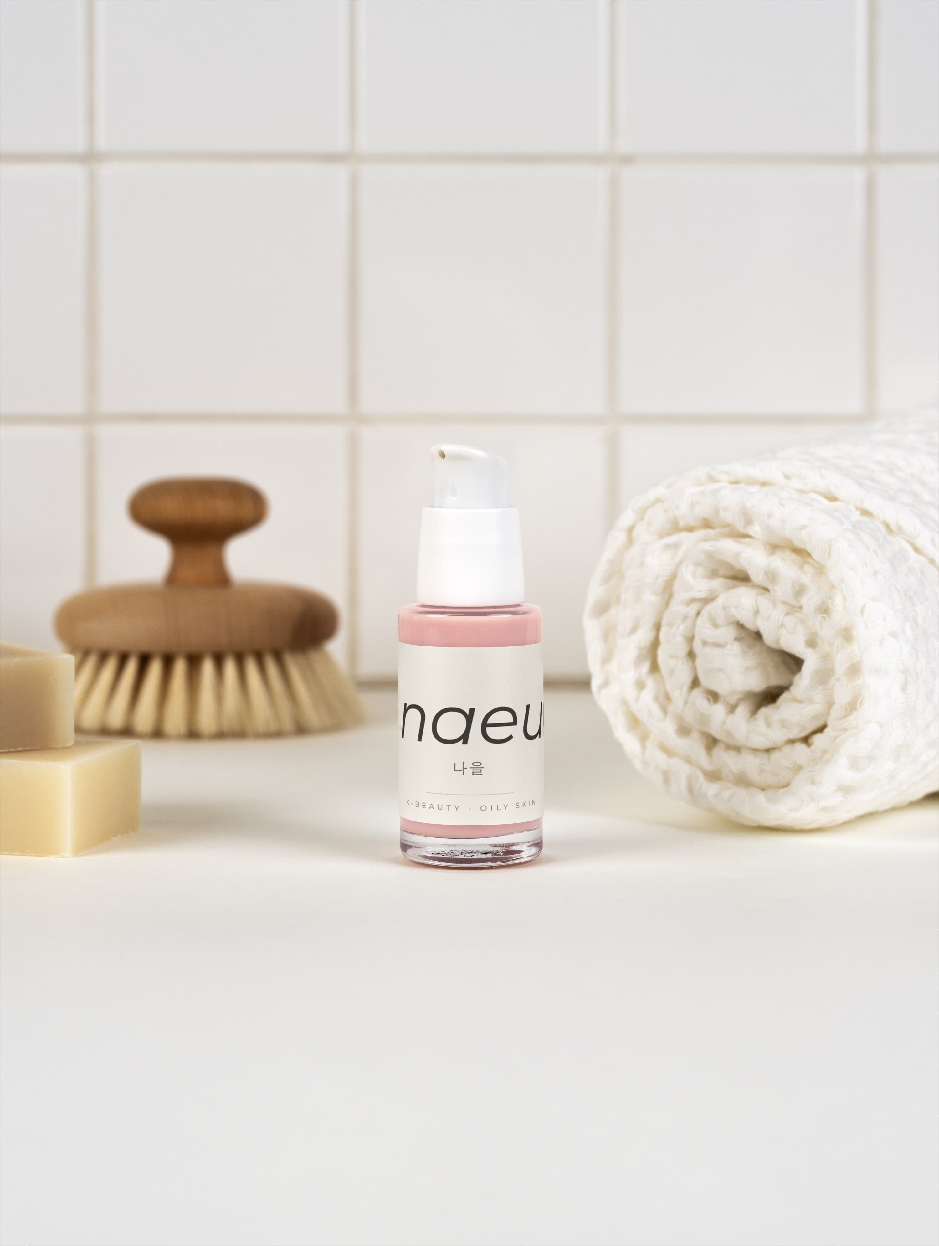 naeul — le sérum, dans une salle de bain